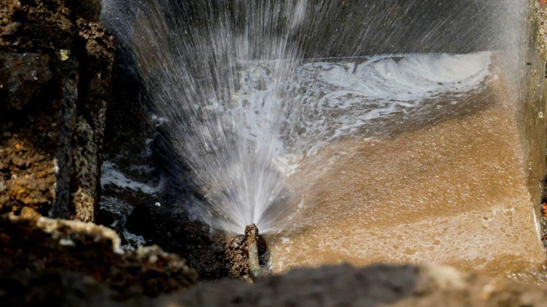 Se incendia tubería en NL para llevar agua en a Monterrey